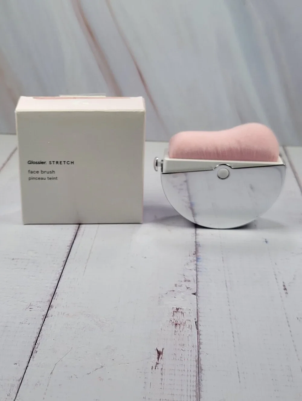 Glossier Stretch Blending and Buffing Face Brush BNIB